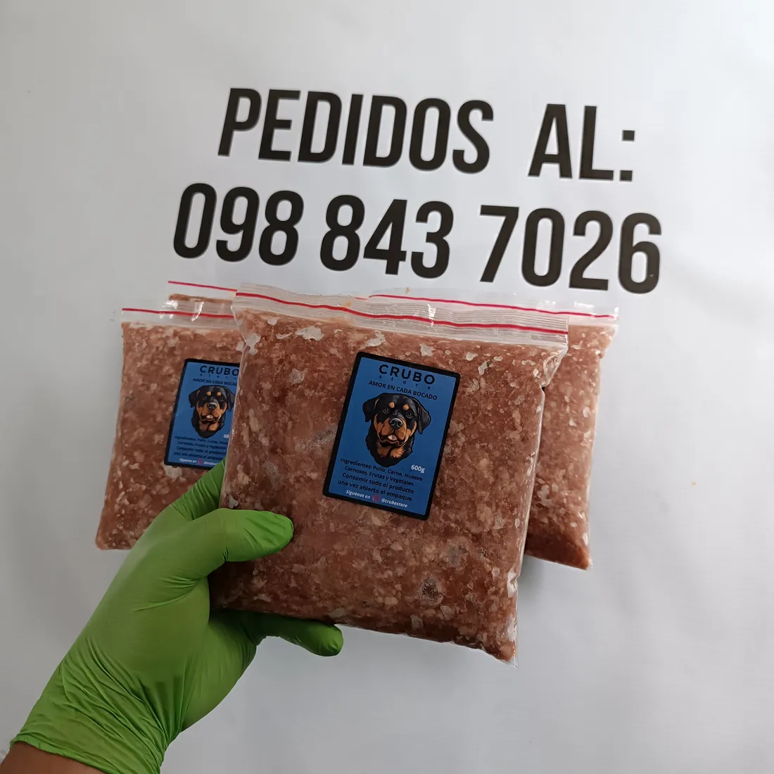 El aliento de tu perro tumba: casi siempre empieza en el plato